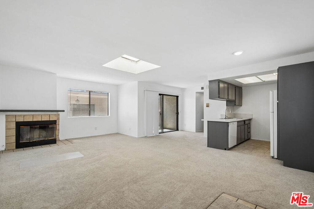 11924 Mayfield Avenue - Photo 1