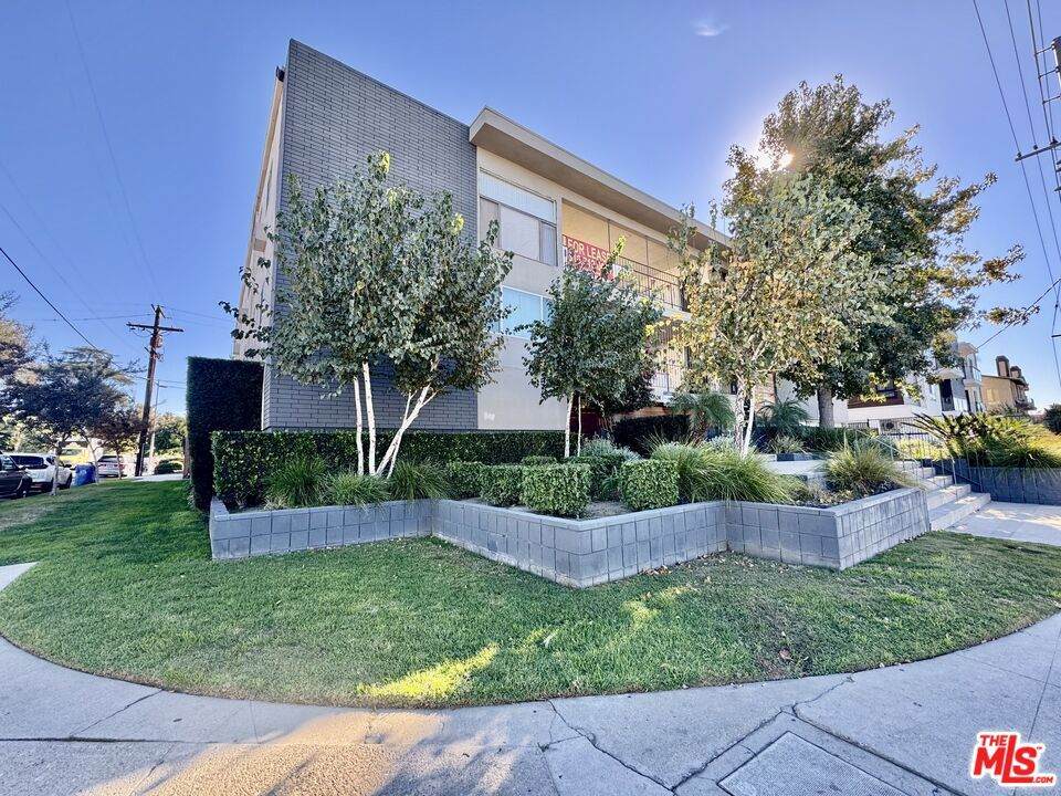 7524 Sepulveda Boulevard - Photo 1