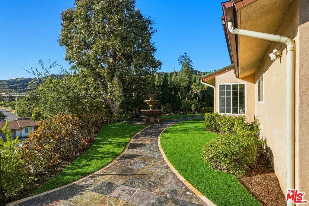 https://bt-photos.global.ssl.fastly.net/socal/orig_boomver_2_430686434-2.jpg