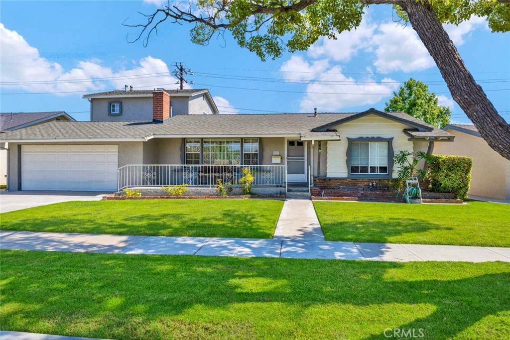3222 Sunview - Photo 1
