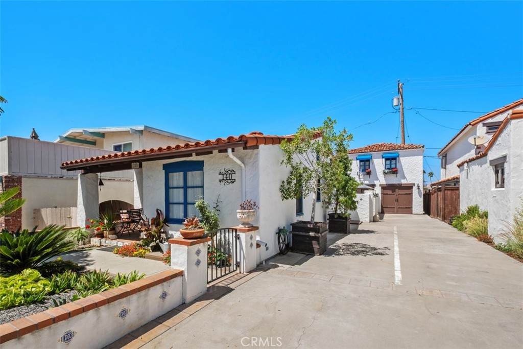 140 Avenida Miramar - Photo 1
