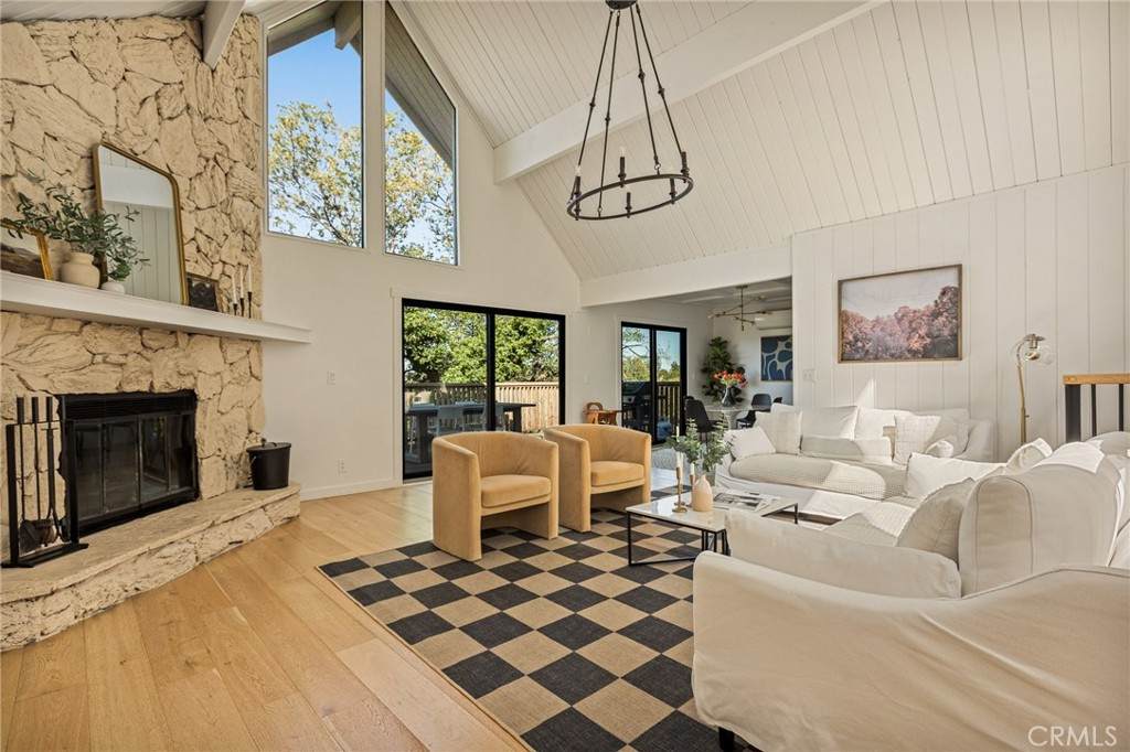 1204 Yellowstone - Photo 1