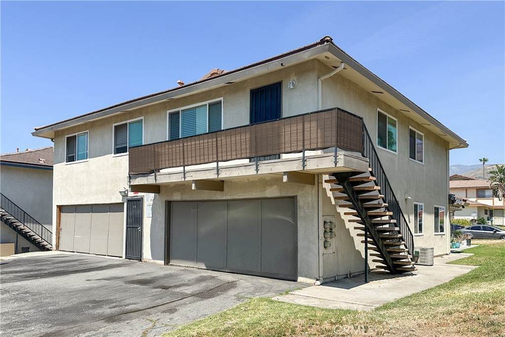 3511 Rainbow - Photo 1