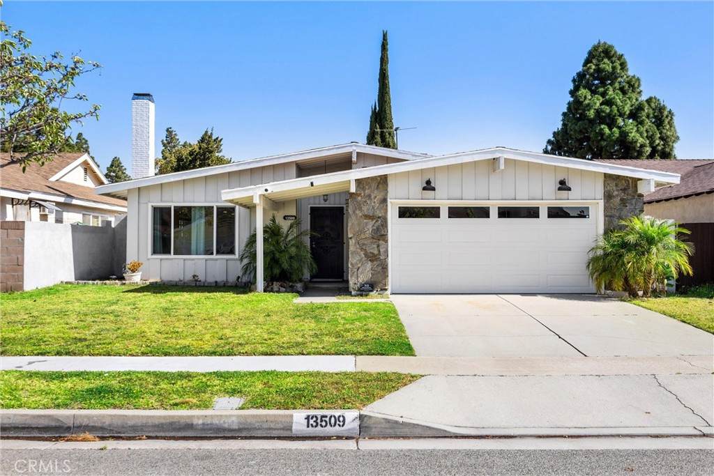 13509 Destino St - Photo 1