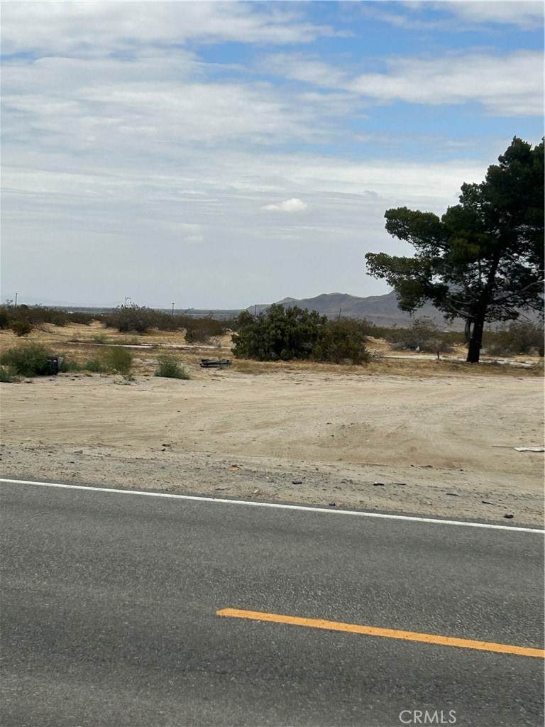20505 Palmdale Blvd - Photo 1