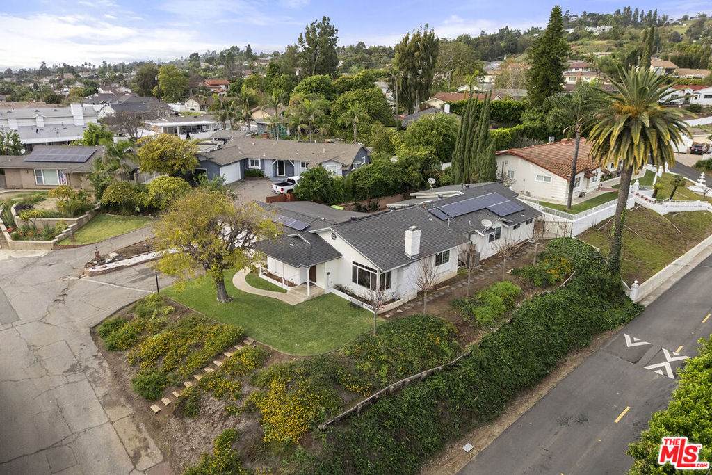 1061 Euclid Street - Photo 1