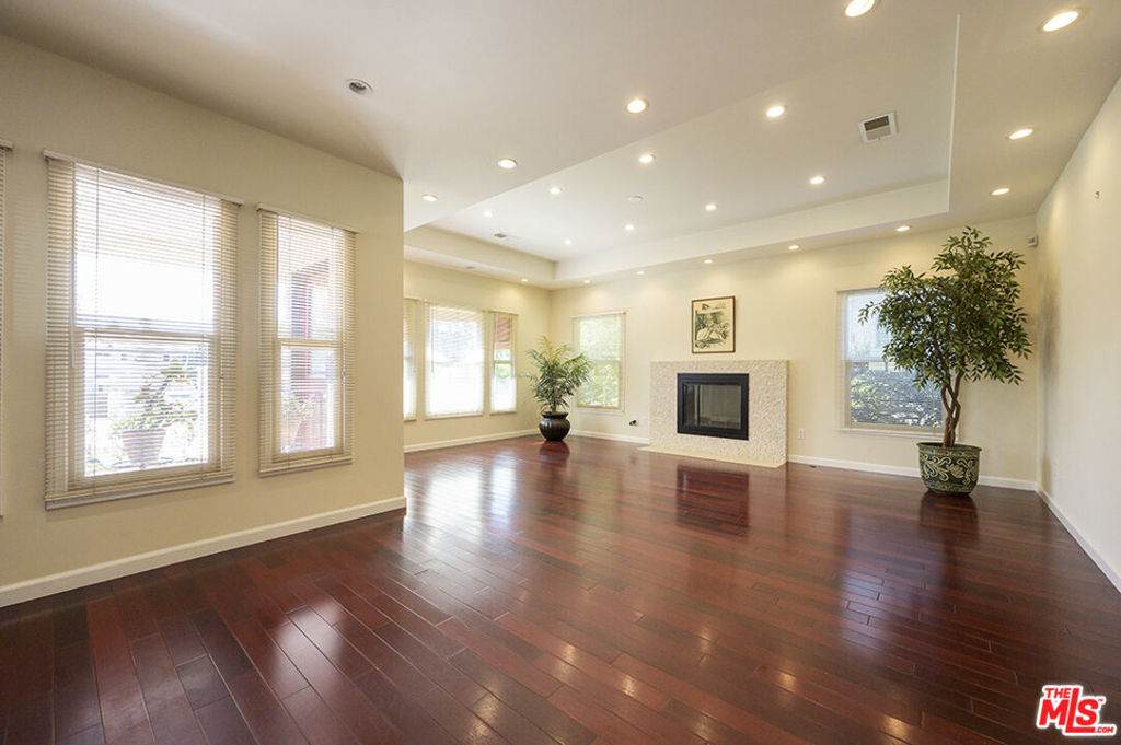 https://bt-photos.global.ssl.fastly.net/socal/orig_boomver_1_431410783-2.jpg