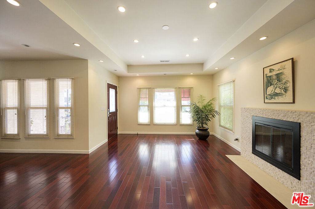 https://bt-photos.global.ssl.fastly.net/socal/orig_boomver_1_431410783-2.jpg