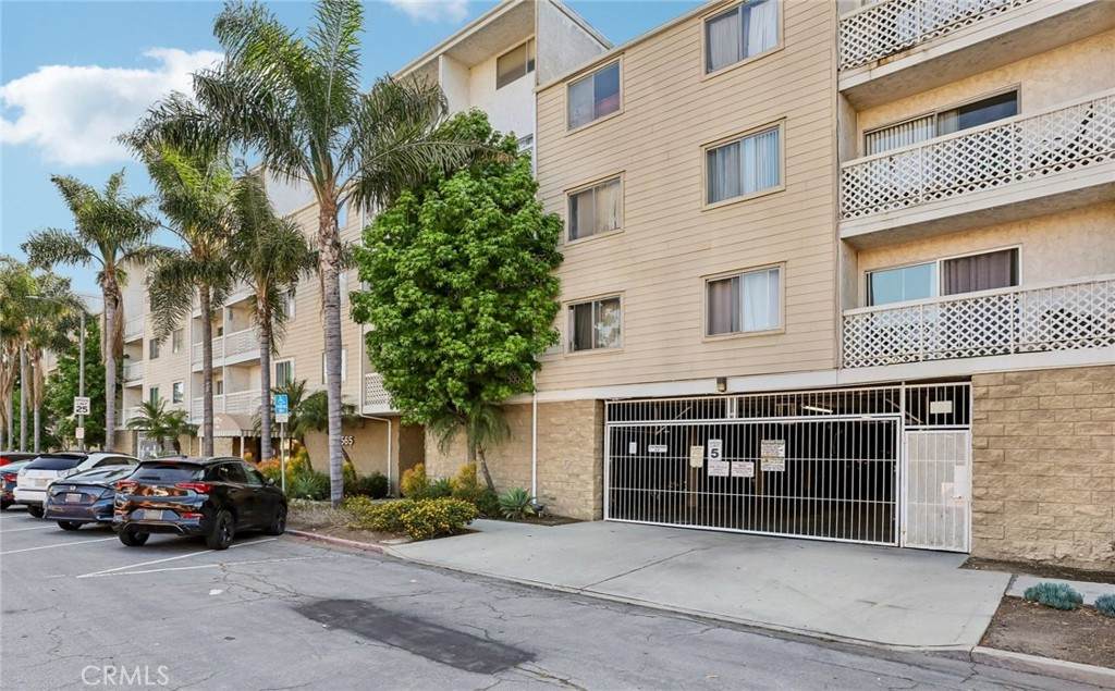 3565 Linden Avenue - Photo 1