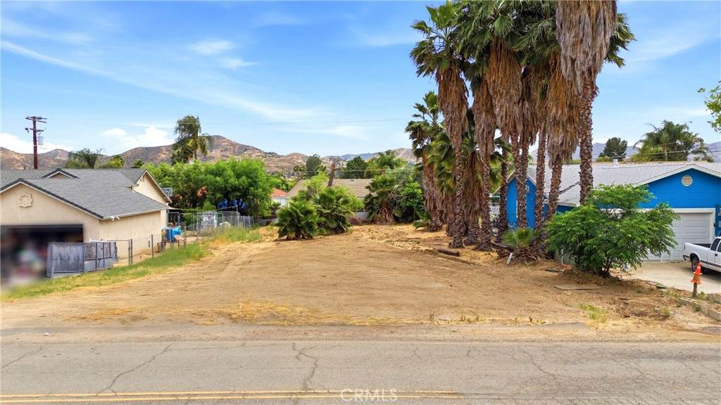https://bt-photos.global.ssl.fastly.net/socal/orig_boomver_1_431416889-2.jpg