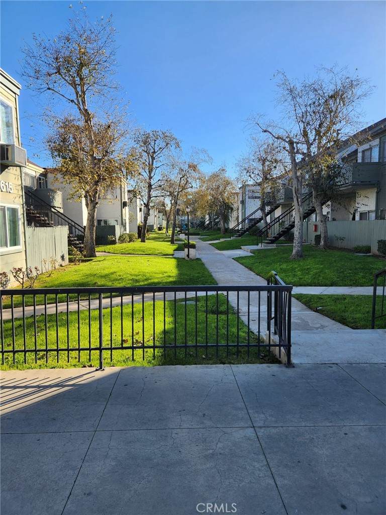 623 Bristol - Photo 1