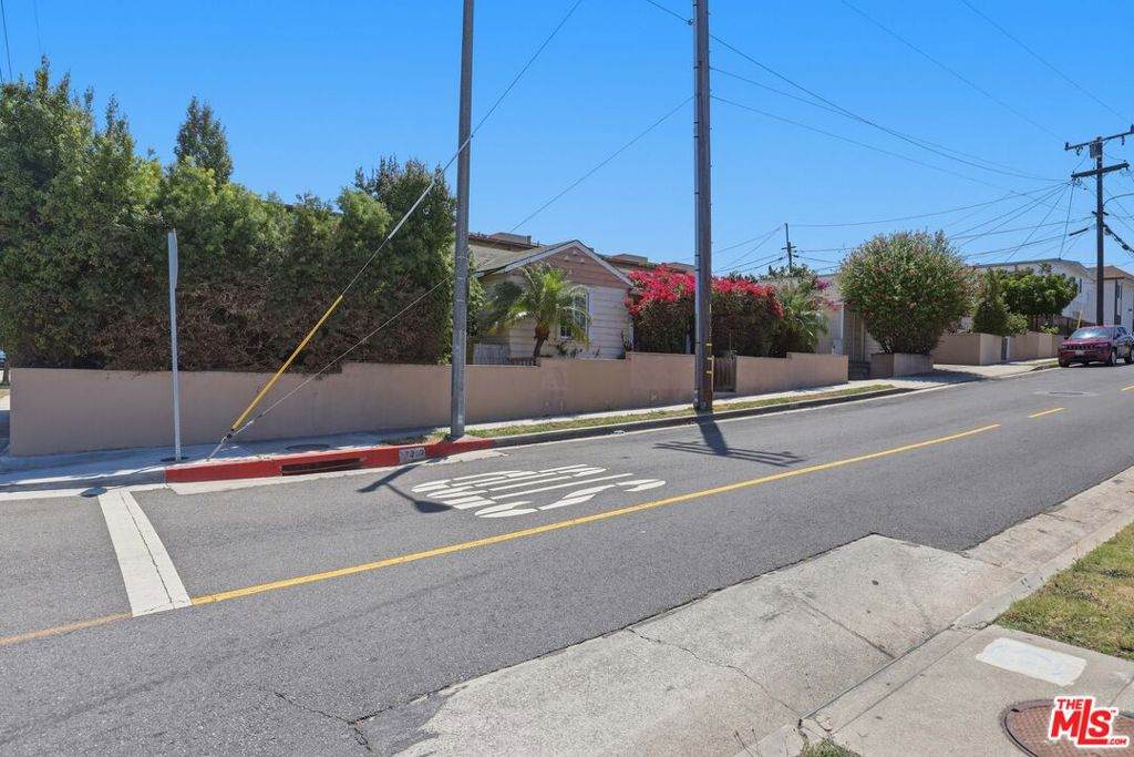 https://bt-photos.global.ssl.fastly.net/socal/orig_boomver_1_431452999-2.jpg