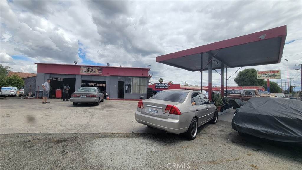 8987 Philbin Avenue - Photo 1