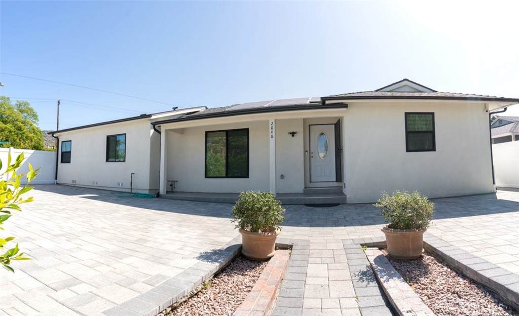2848 Frederic - Photo 1