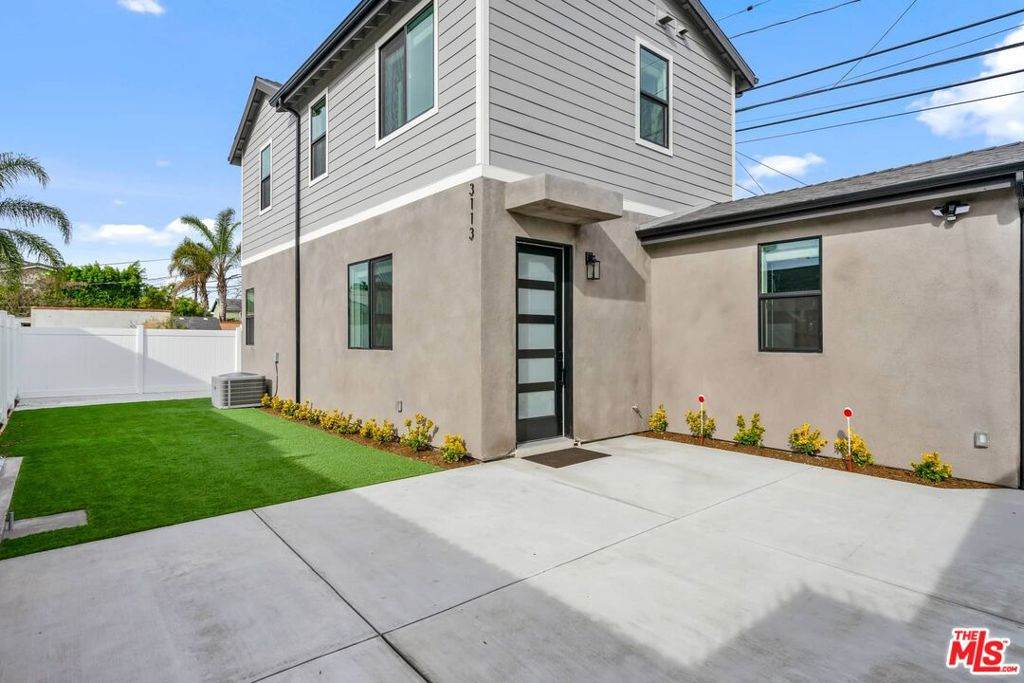 3113 Hollydale Drive - Photo 1