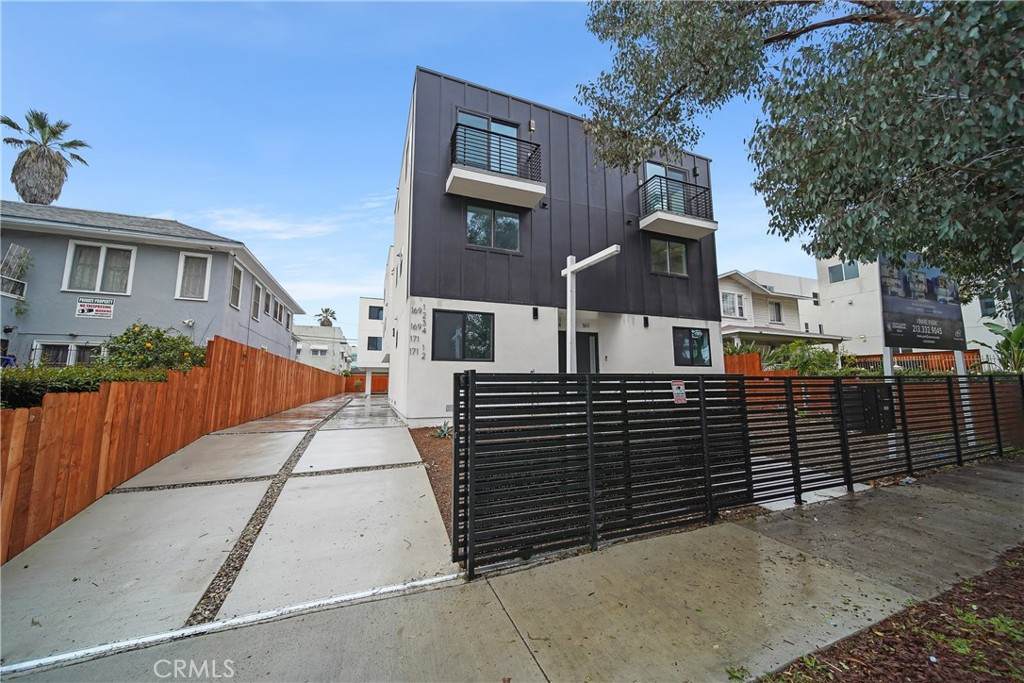 171 S Hoover Street - Photo 1
