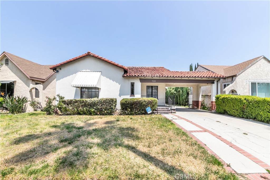 739 Glenoaks - Photo 1