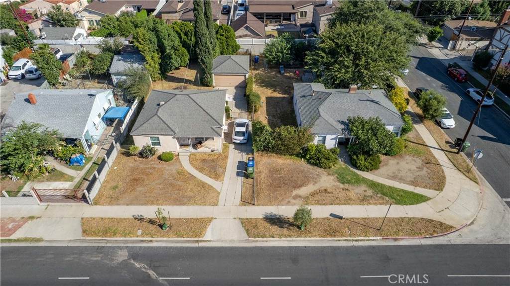 14005 Victory Boulevard - Photo 1