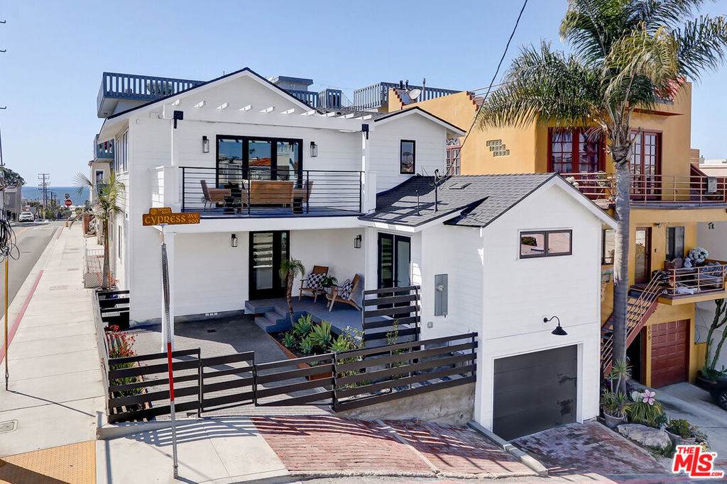 439 8Th Street - Photo 1