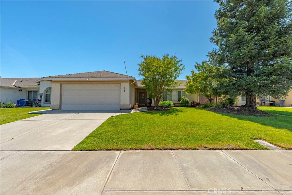 612 Los Altos - Photo 1