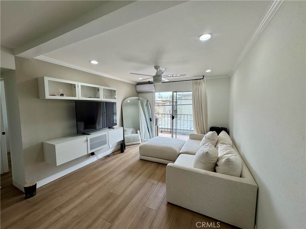 460 Golden - Photo 1