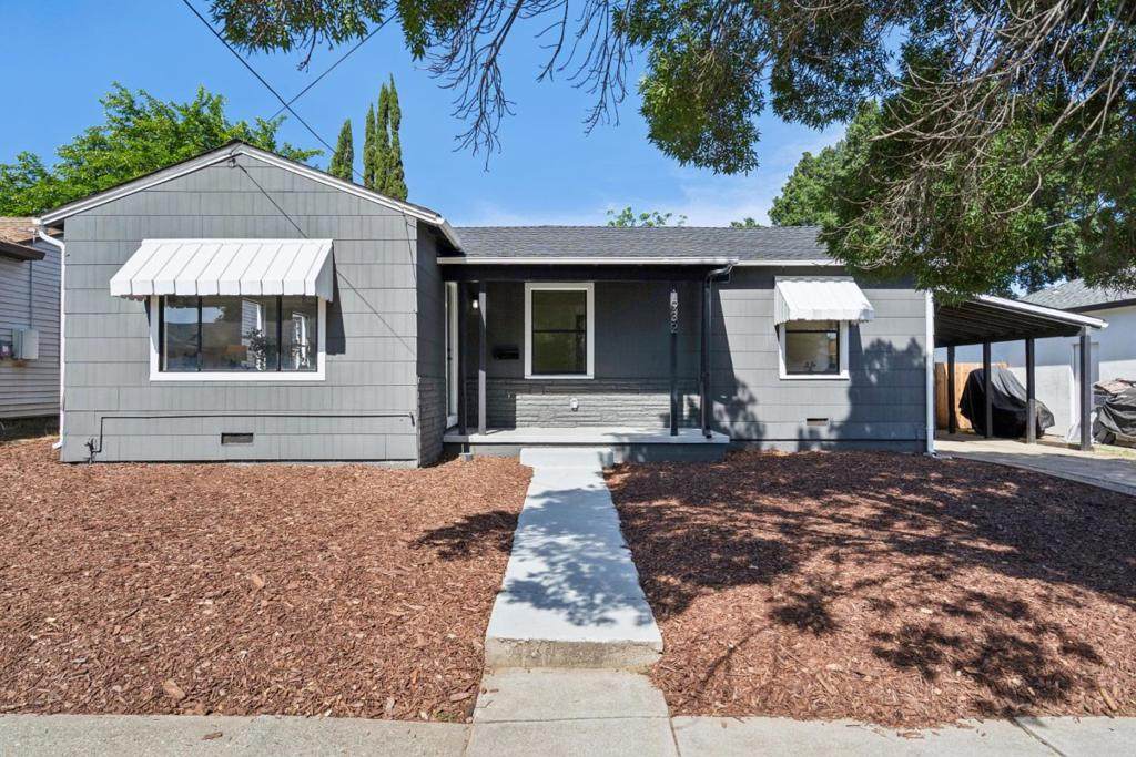 1932 Chestnut Avenue - Photo 1