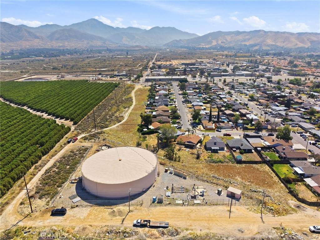 2016 San Bernardino Avenue - Photo 1