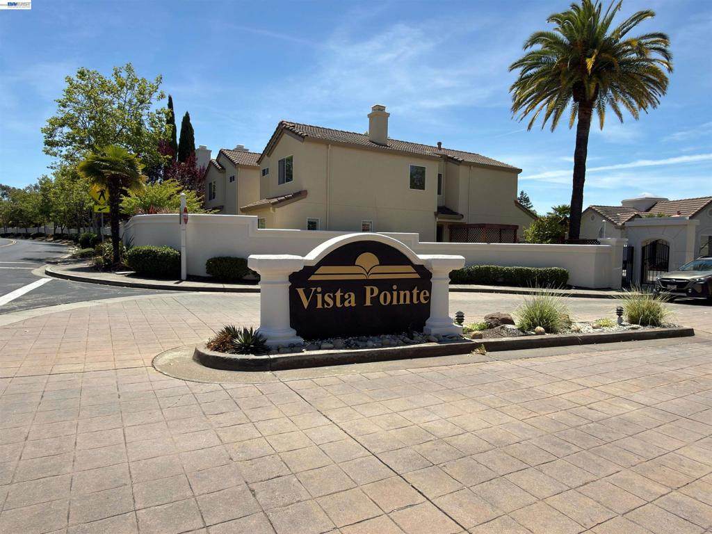 910 Vista Pointe - Photo 1