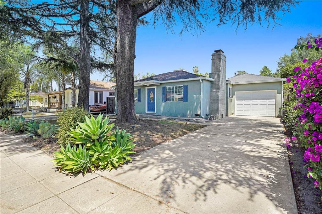 14323 Califa - Photo 1
