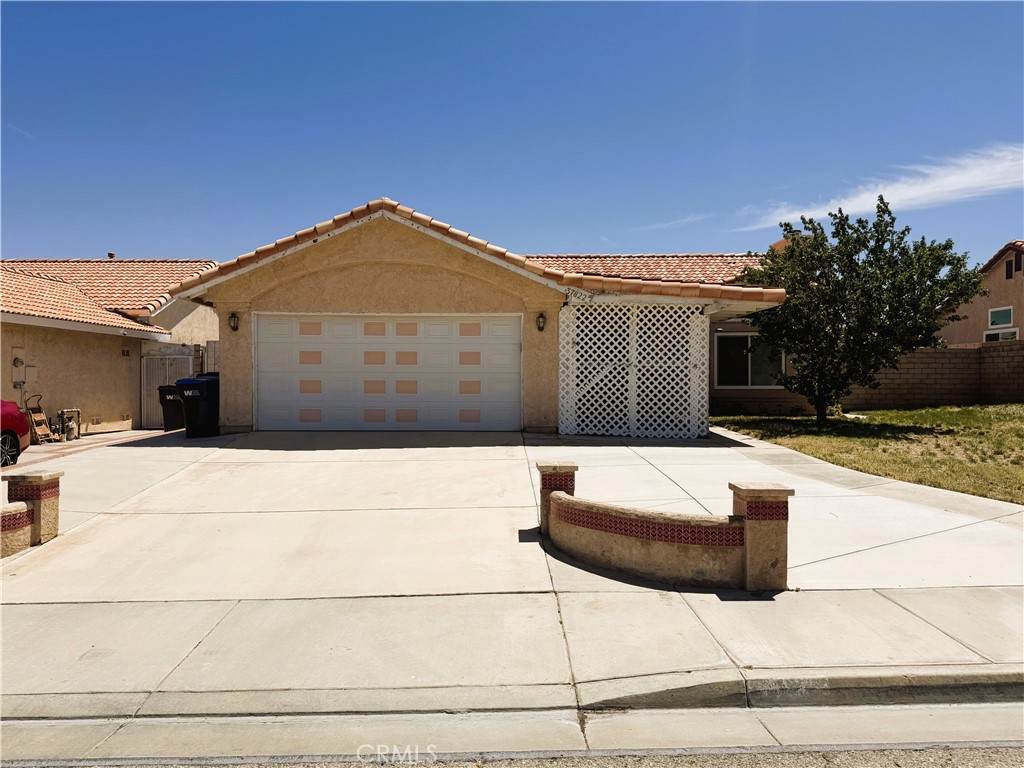 37822 Antibes Court - Photo 1