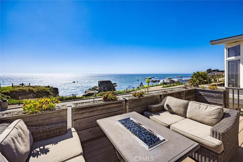 428 Ocean Blvd - Photo 1