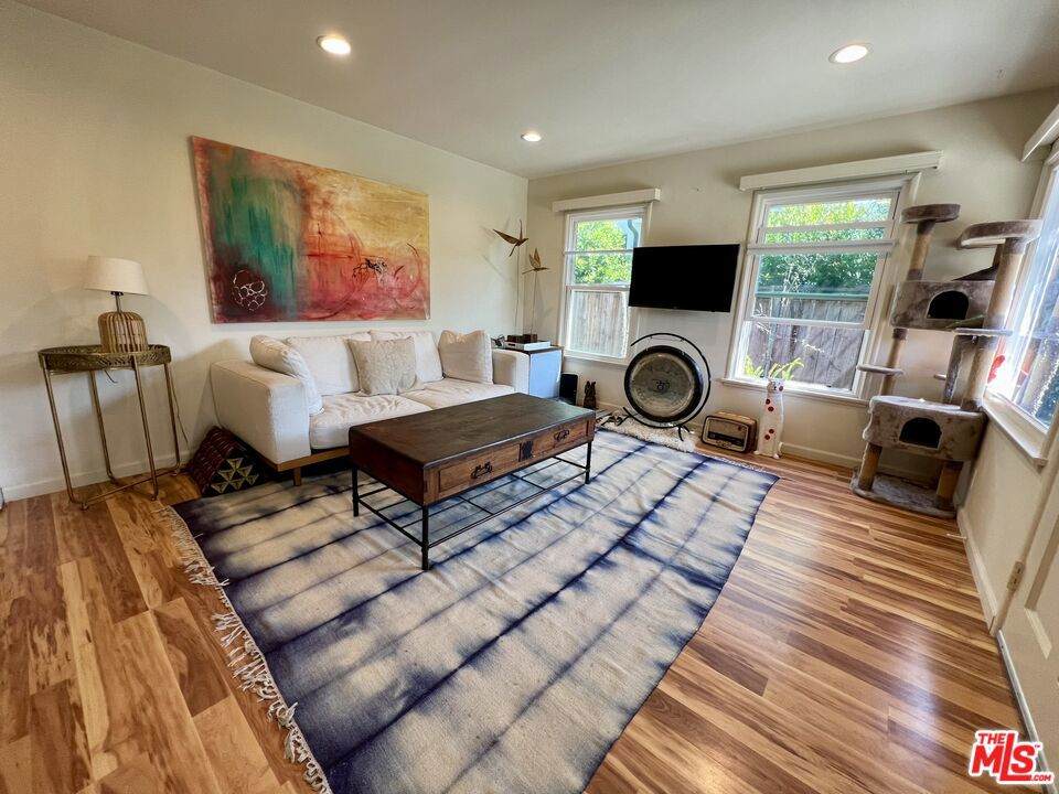 943 Indiana Avenue - Photo 1