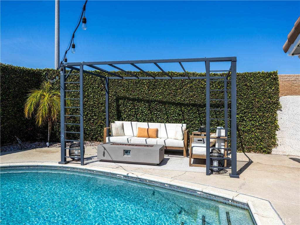 https://bt-photos.global.ssl.fastly.net/socal/orig_boomver_1_432082096-2.jpg