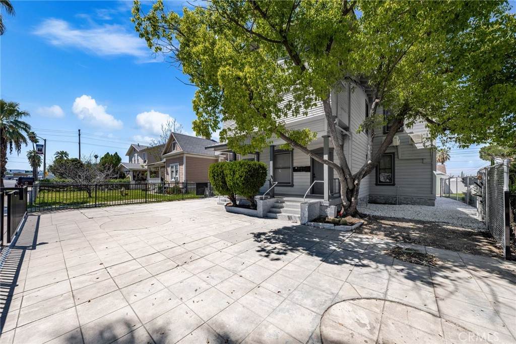 https://bt-photos.global.ssl.fastly.net/socal/orig_boomver_1_432210603-2.jpg