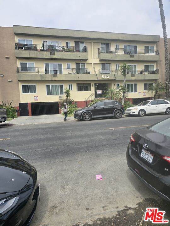 543 Oxford Avenue - Photo 1