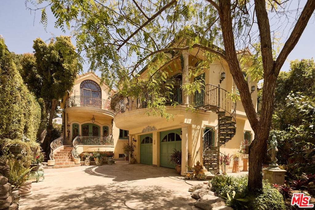 215 23rd Street - Photo 1