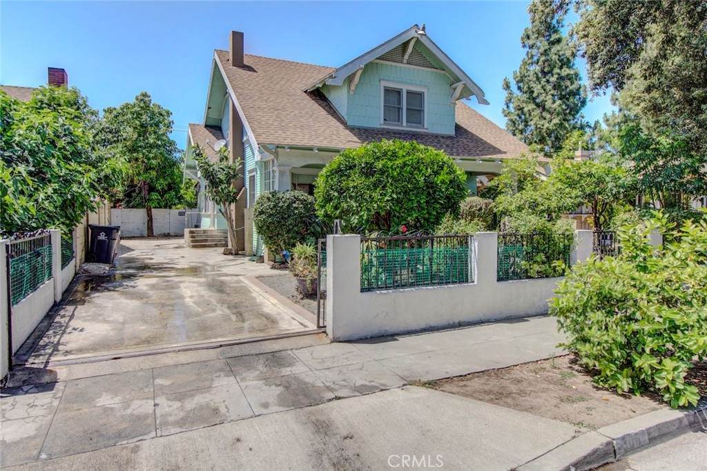 306 Birch - Photo 1