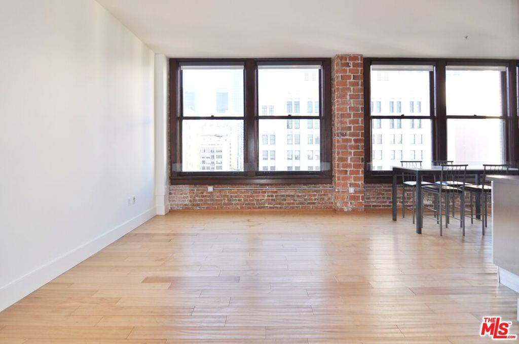 460 Spring Street - Photo 1