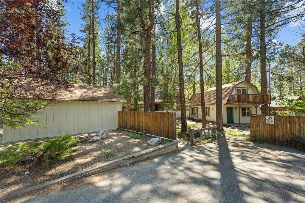 880 Jaybird Lane - Photo 1