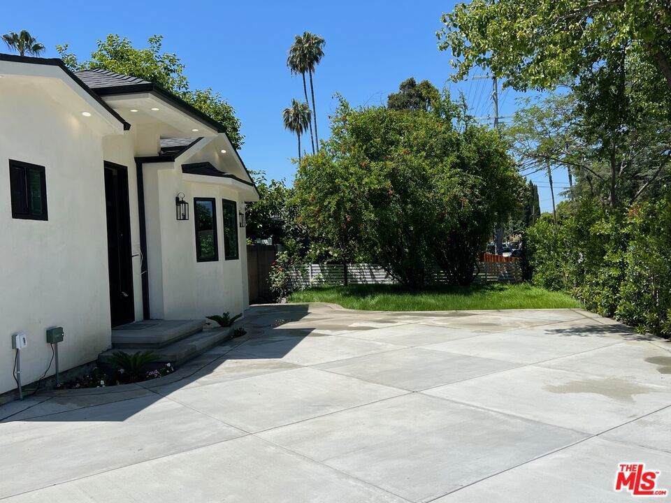 https://bt-photos.global.ssl.fastly.net/socal/orig_boomver_1_432233220-2.jpg
