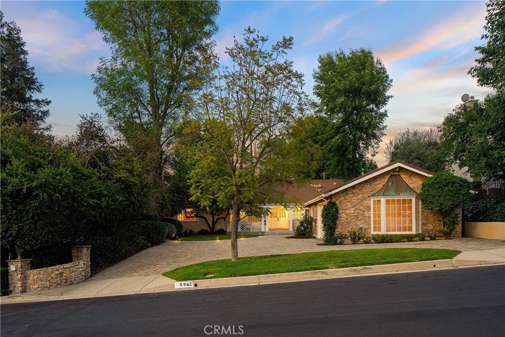 5062 Calvin Avenue - Photo 1