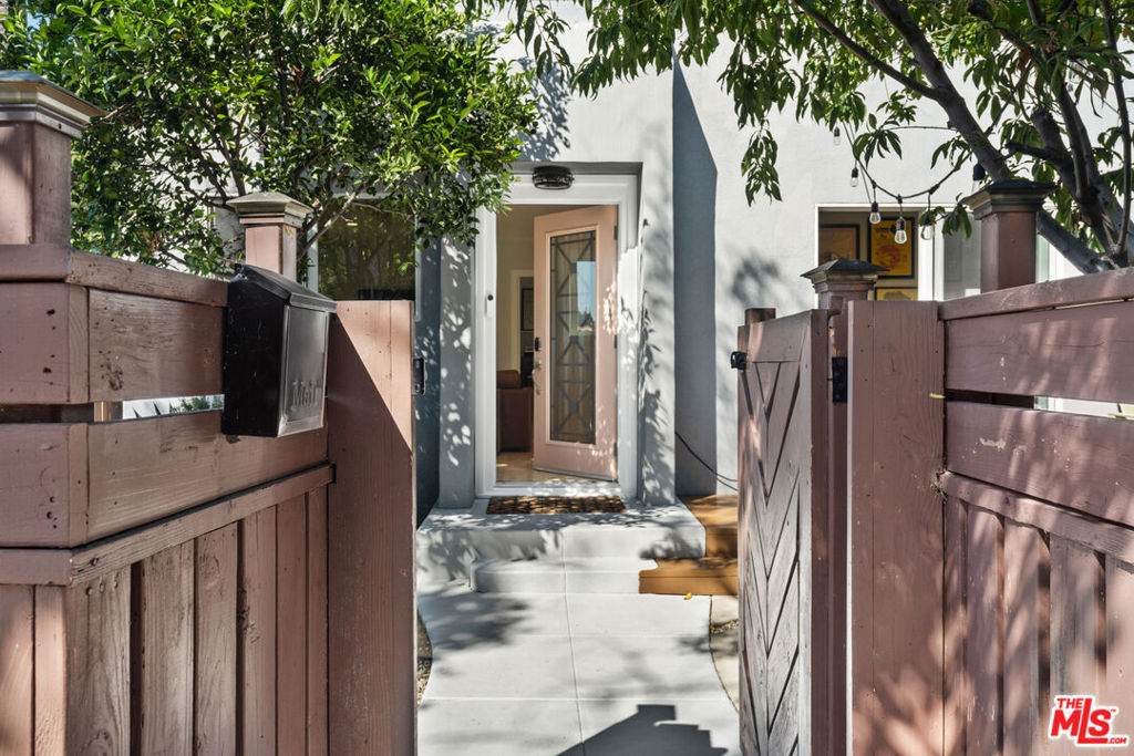 1001 Rampart Boulevard - Photo 1