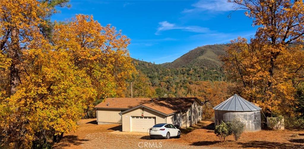 5038 Oak Rd - Photo 1