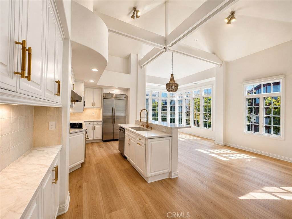 2545 Bungalow - Photo 1