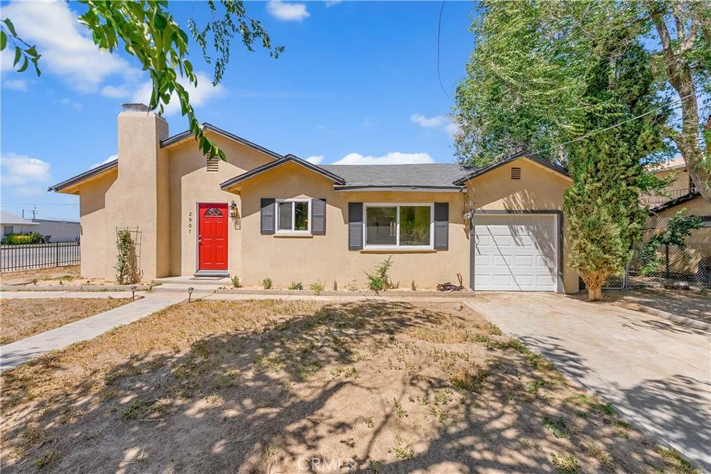 2901 Desert Street - Photo 1