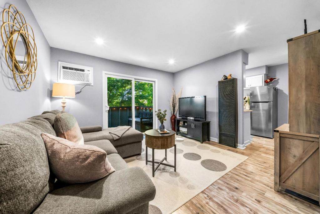 1133 Meadow Lane - Photo 1