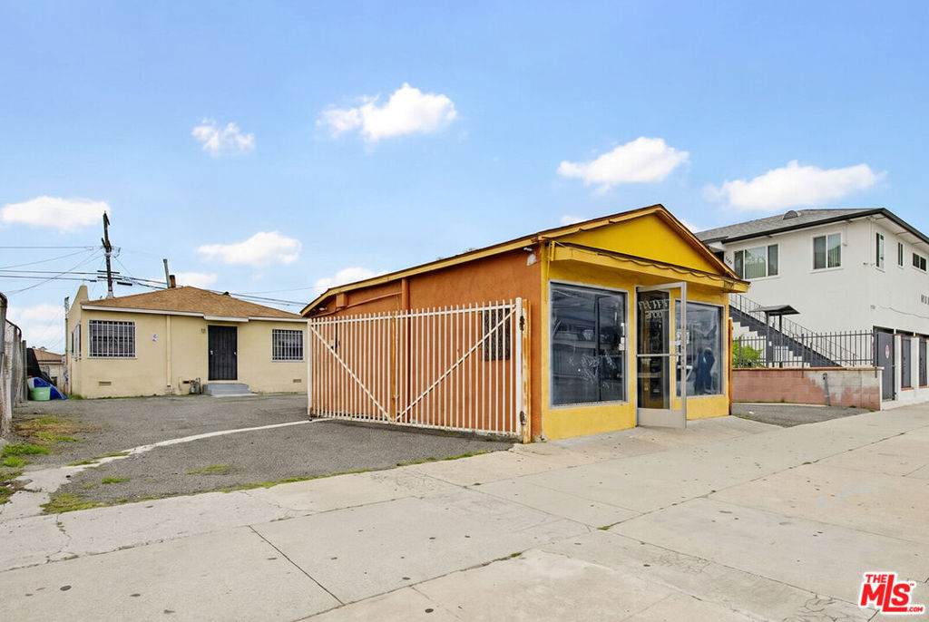 10025 Western Avenue - Photo 1