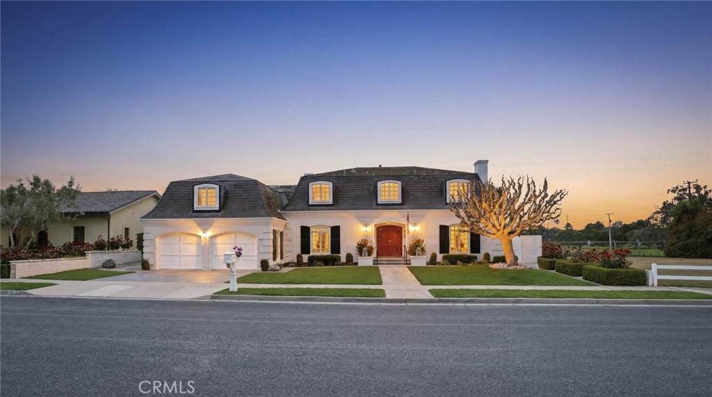 2835 Lorencita - Photo 1