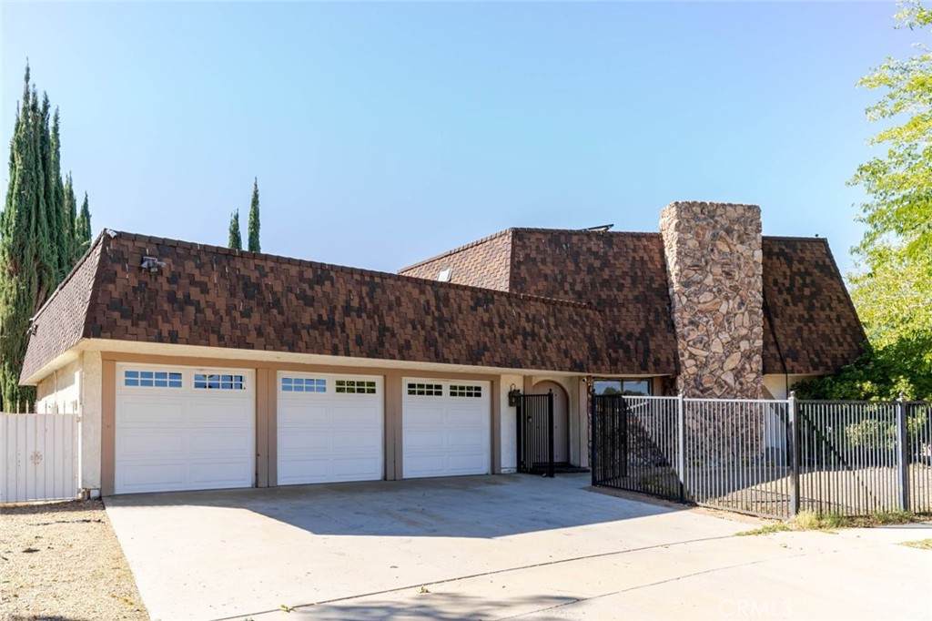 310 Susan Court - Photo 1