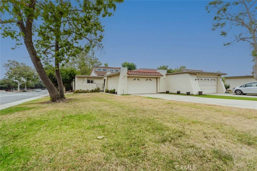 410 Champlain Drive - Photo 1